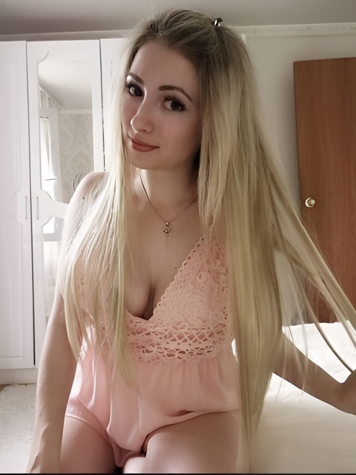 Искра привлекальеная девушка из Петрозаводска цена от 10000 руб