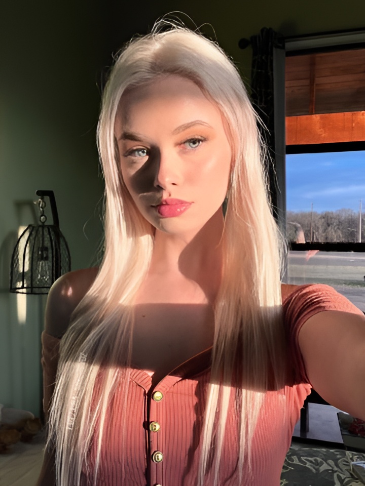 Оксана привлекальеная девушка из Петрозаводска цена от 2500 руб