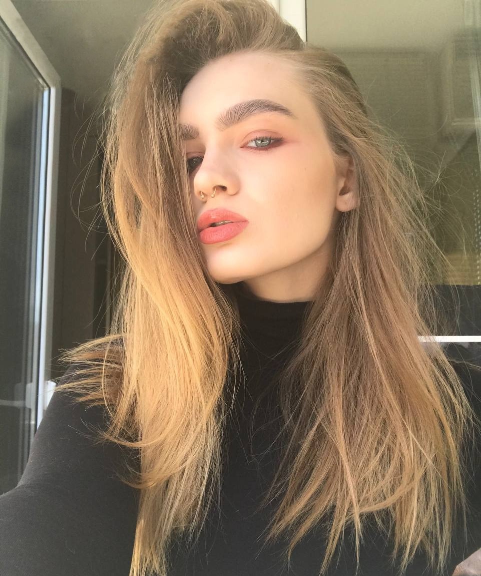 Лена привлекательная девушка из Петрозаводска цена от 3000 руб