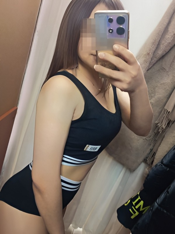 Эльмира привлекательная девушка из Петрозаводска цена от 1500 руб