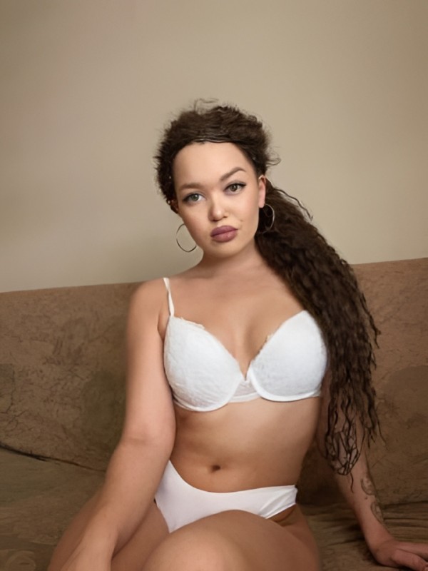 Леночка привлекательная девушка из Петрозаводска цена от 4000 руб