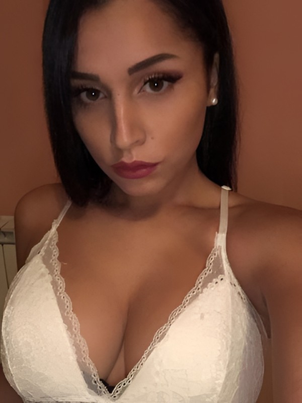 Лидия привлекательная девушка из Петрозаводска цена от 3000 руб