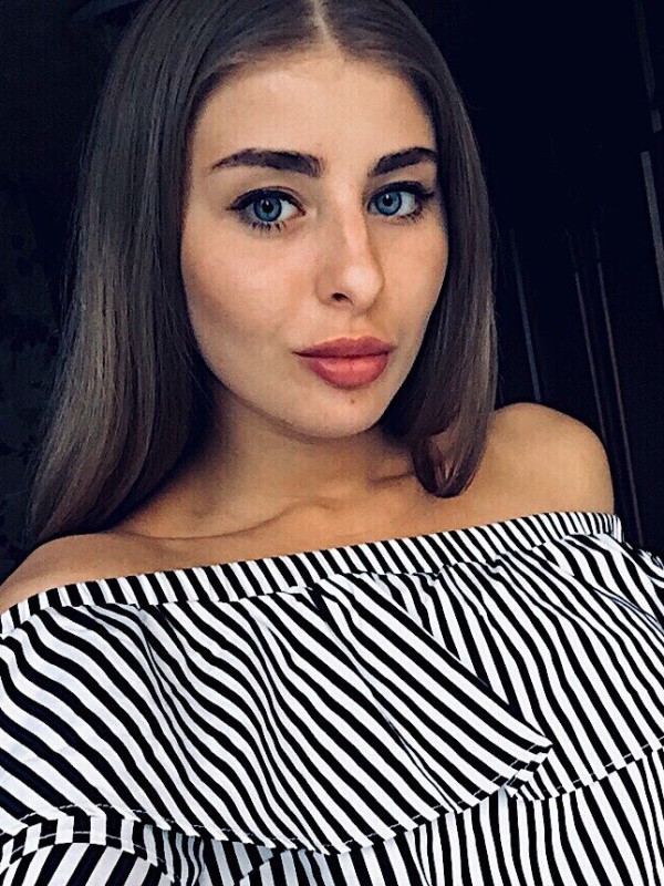 Алена привлекательная девушка из Петрозаводска цена от 3500 руб